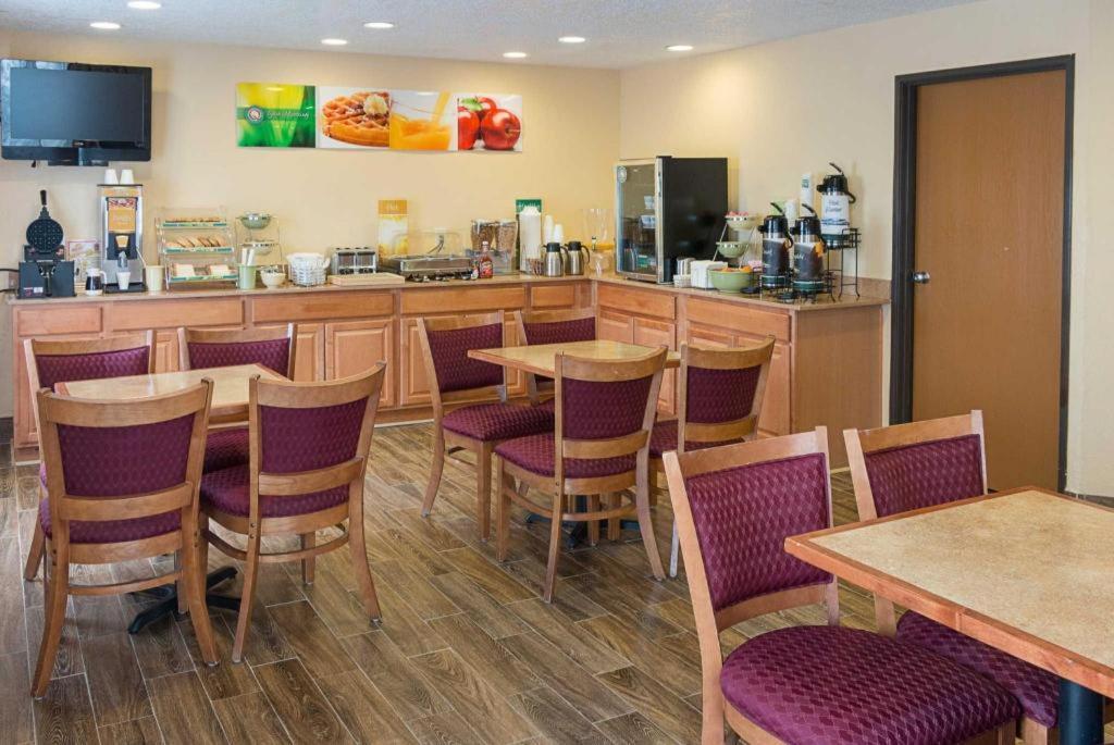 Quality Inn Los Lunas Экстерьер фото