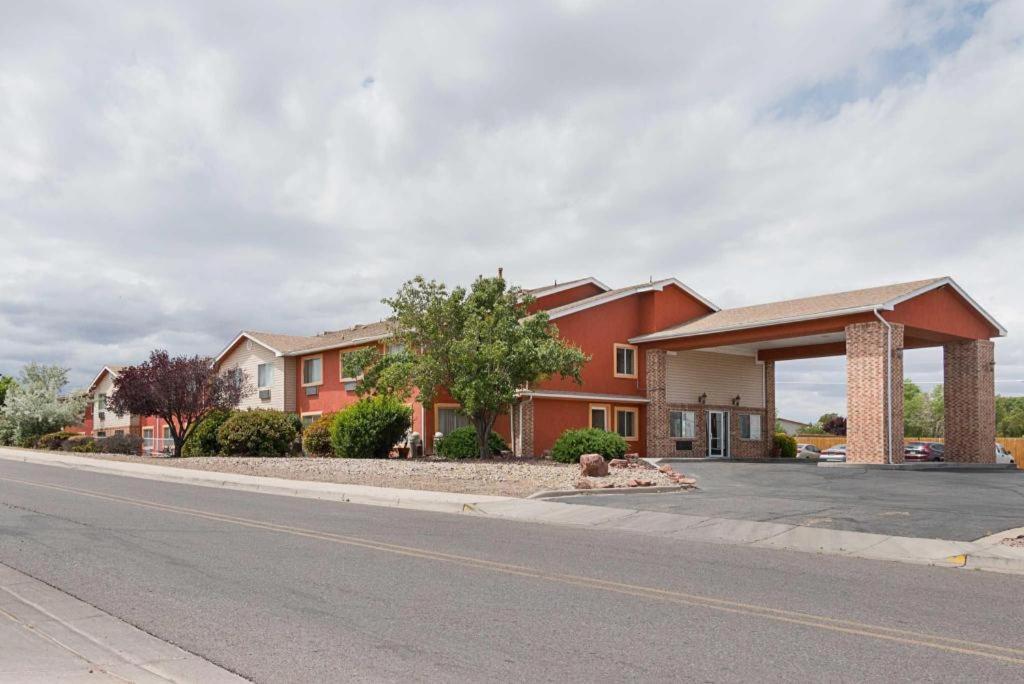 Quality Inn Los Lunas Экстерьер фото